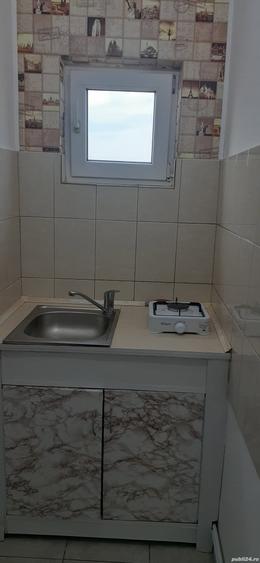 Inchiriez camera in vila - 1