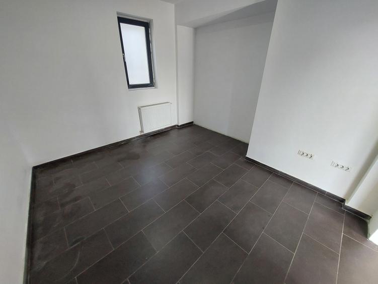 Spatiu Comercial de Inchiriat - Stradal - 4 locuri de parcare - Zona Cristalului - 7