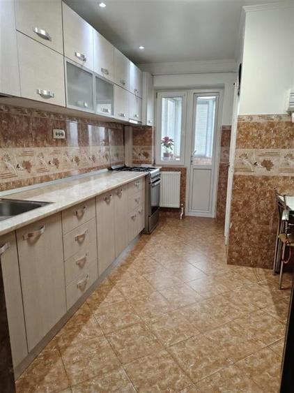 Apartament 2 camere, etaj 8/10, zona Sala Polivalenta - Bulevardul Unirii - 7