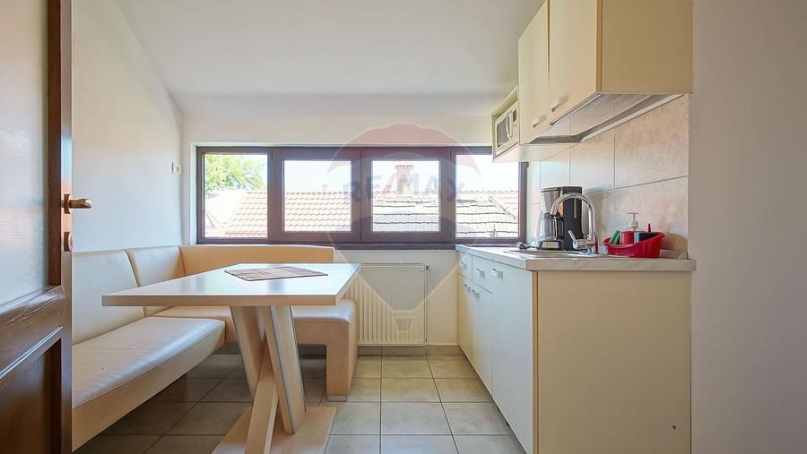 Casă cu 2 apartamente în Brasov, investiție sigură sau căminul ideal - 9