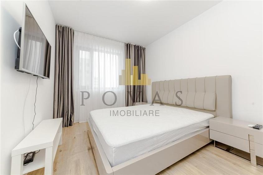 Apartament cu 3 camere semidecomandat, mobilat în Băneasa