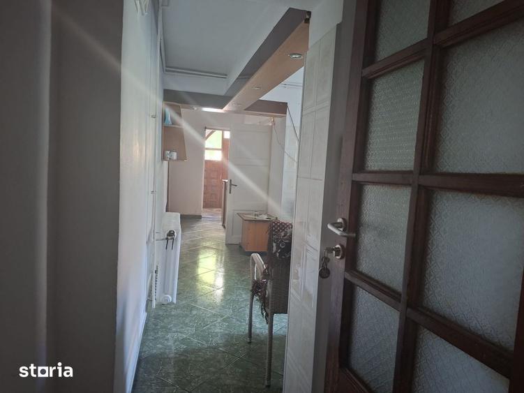 Eroilor(Granitului),casa P+1ET+M - 1