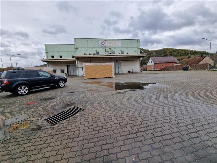 Resita CHIRIE Constructie tip hala 2 nivele 3298 Mp cu teren 6695 Mp - 1