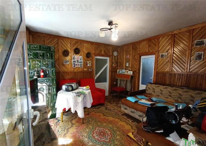 Casa, gradina si curte intr - un peisaj de poveste, aici in - 2