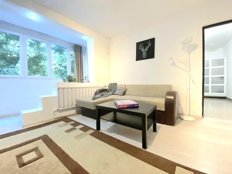 Apartament cu 2 balcoane, la câțiva pași de metroul din Piata Lujerului - 1