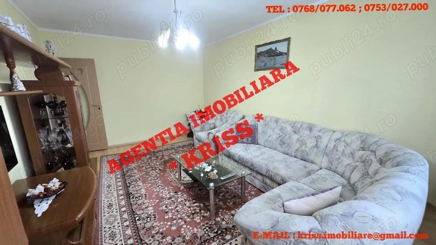 Apartament cu 3 camere decomandat în Găvana