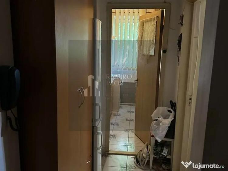 Apartament 3 camere Piata Progresul /etaj 2 - 3