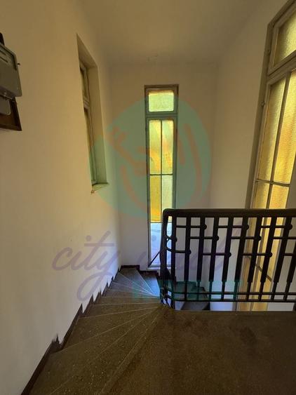 Eleganta, stil si mult potential intr-un apartament interbelic de 3 camere - 13