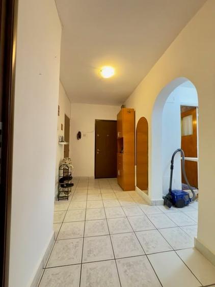 Nerva Traian - Mircea Voda - Timpuri Noi metrou | Apartament 3 Camere | Hol H - 9
