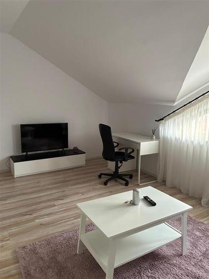 Apartament 2 camere, zona Tractorul - 10