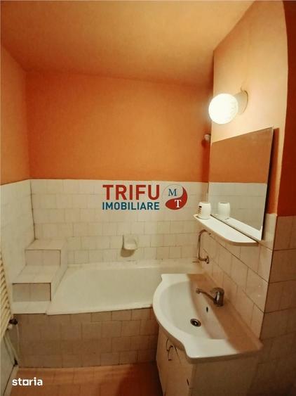 Apartament cu 3 camere decomandat în Cetate