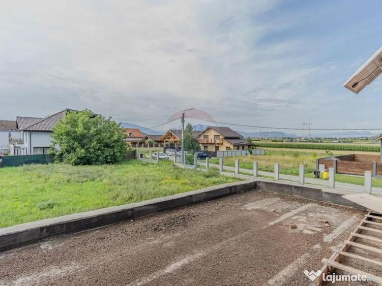 Comision 0% - Casa la rosu cu teren de 1000mp - Harman - 5