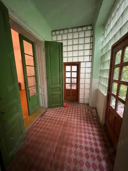 De vanzare vila Cuvin - 9