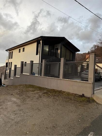 Casa Vacanta. Zona Rusu Petrosani Hunedoara - 1