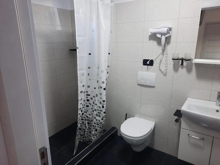 Casă cu 3 camere cu Teren 986 Mp în Central