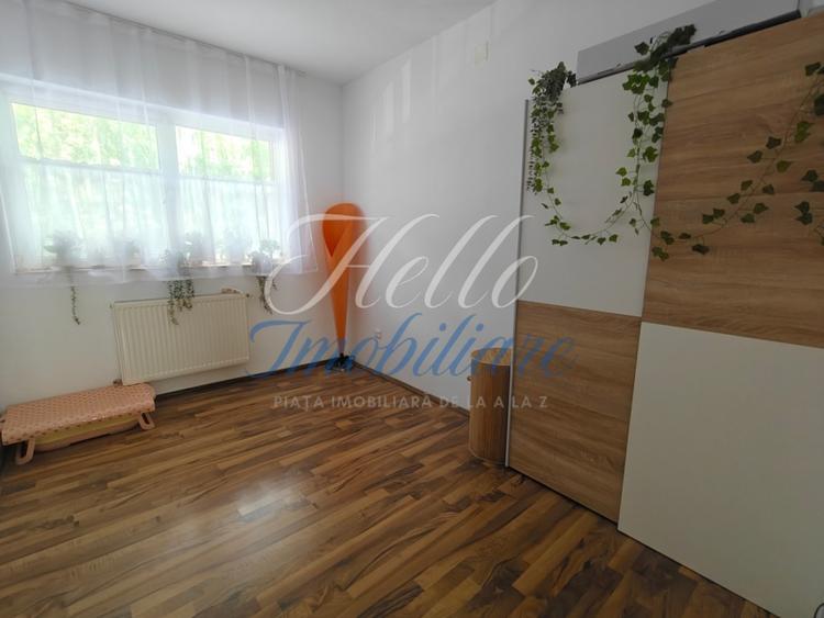 Apartament cu 3 camere semidecomandat, mobilat în Florești