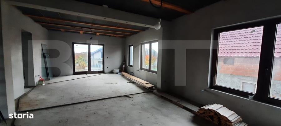 Casă cu 4 camere decomandat cu Teren 2600 Mp în Micula