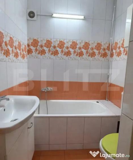 Apartament cu 3 camere decomandat în Sângeorgiu de Mureș