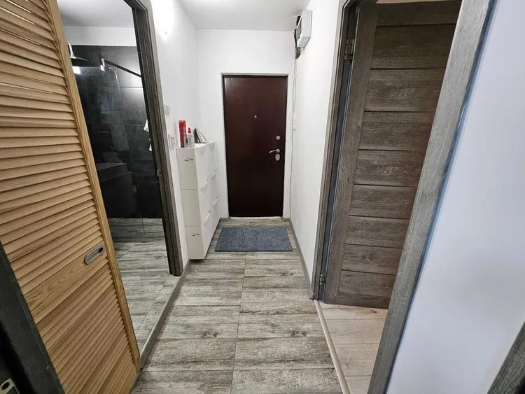 Apartament cu 2 camere decomandat, mobilat în Vitan