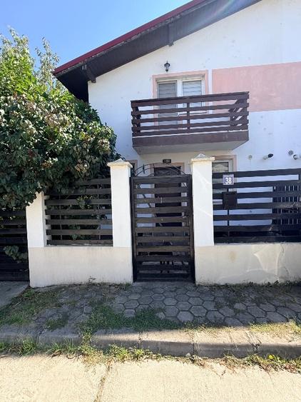 Duplex cu 3 camere cu Canalizare în Vidra