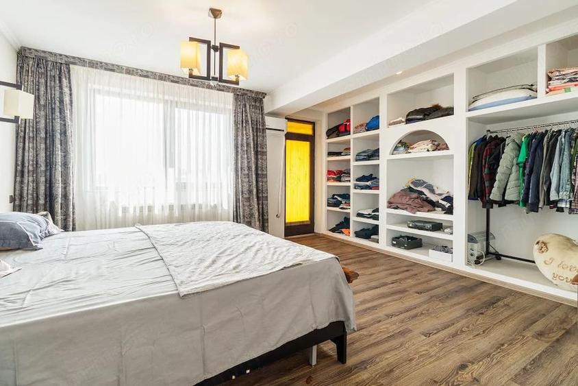 Casă cu 7 camere cu Teren 300 Mp în Colentina