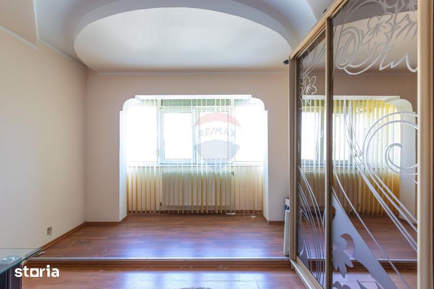 Apartament cu 4 camere în Mioriței