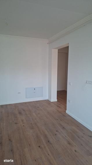 Apartament cu 3 camere decomandat în Ipotești