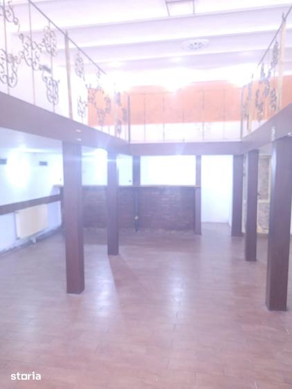 Spațiu comercial, de 204 mp, în Central