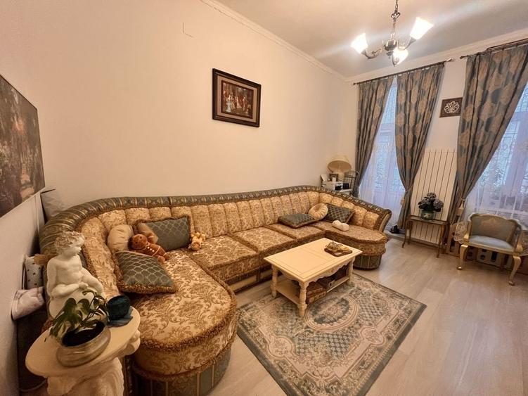 Apartament cu 3 camere decomandat în Universitate