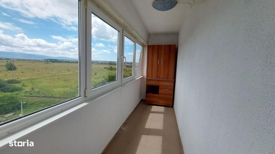 Apartament cu 4 camere decomandat, mobilat în Ștrand