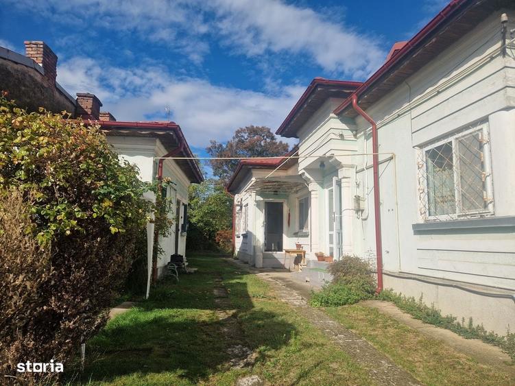Casă cu 3 camere semidecomandat în Central