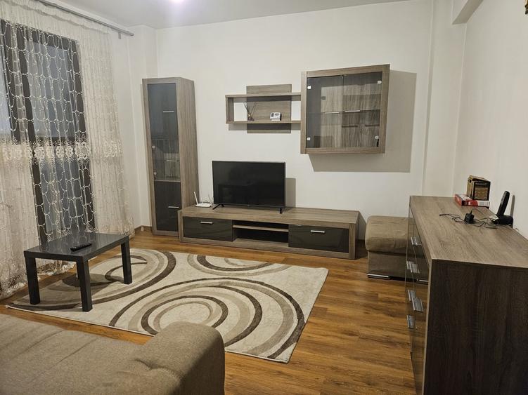 Apartament cu 2 camere decomandat în Roșu