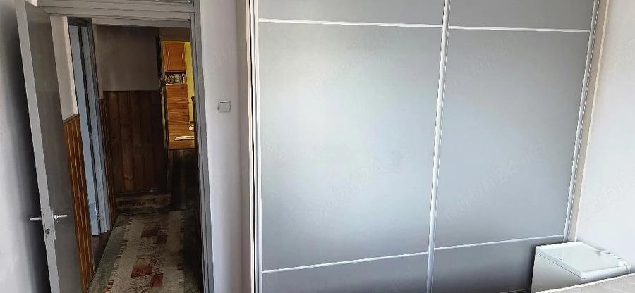 Apartament cu 3 camere decomandat în 22 Decembrie 1989