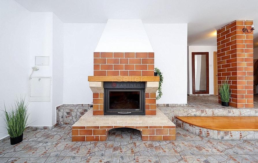 Casă individuală cu 5 camere cu Piscina în Vest