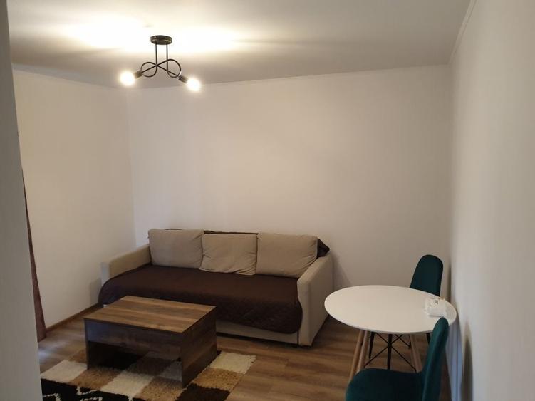 Apartament cu 2 camere semidecomandat, mobilat în Victoriei