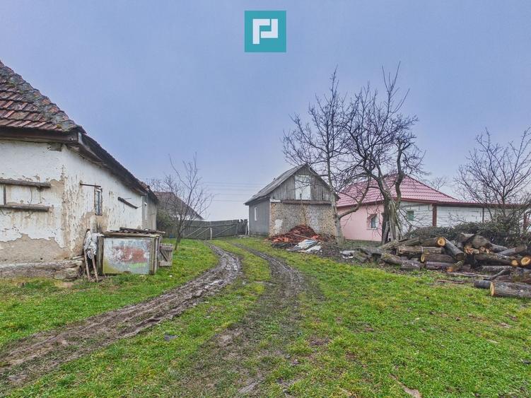 Casă individuală cu 3 camere cu Canalizare în Poiana Tășad