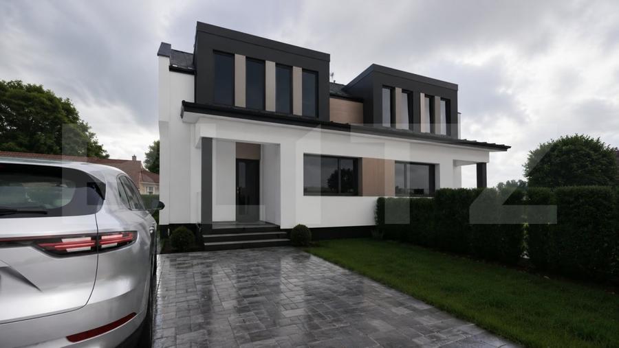 Duplex cu 4 camere cu Canalizare în Livezeni