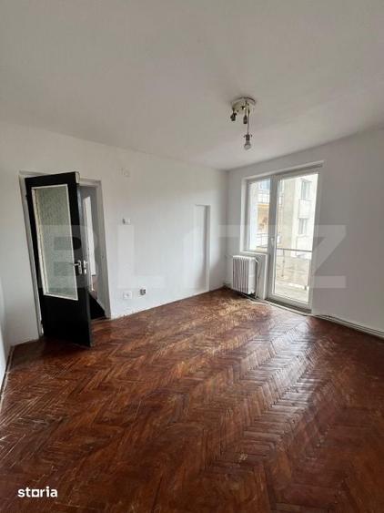 Apartament cu 4 camere decomandat în Central
