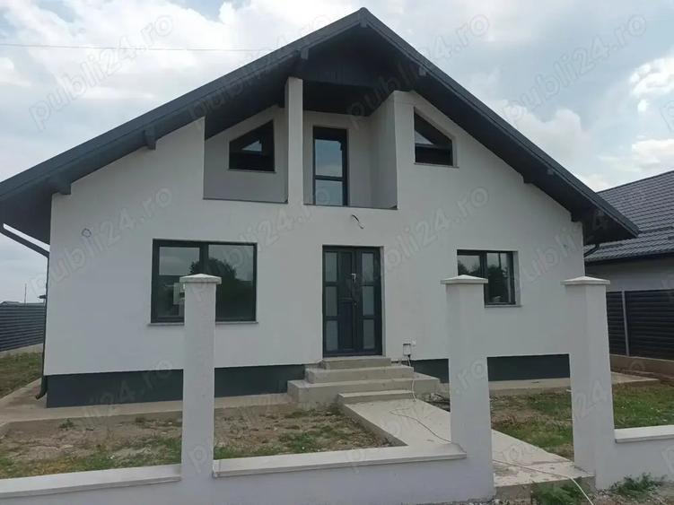 vind casa in holboca - 2