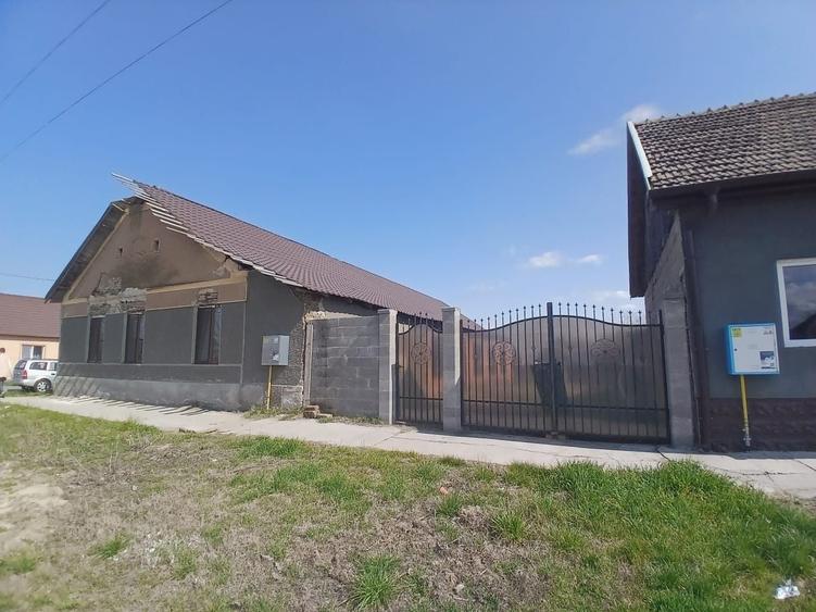 Casă cu 3 camere în Pilu