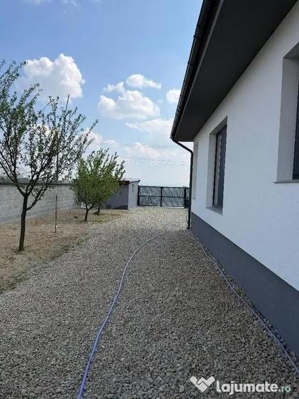 Casa noua in localitatea Carandeni - 8