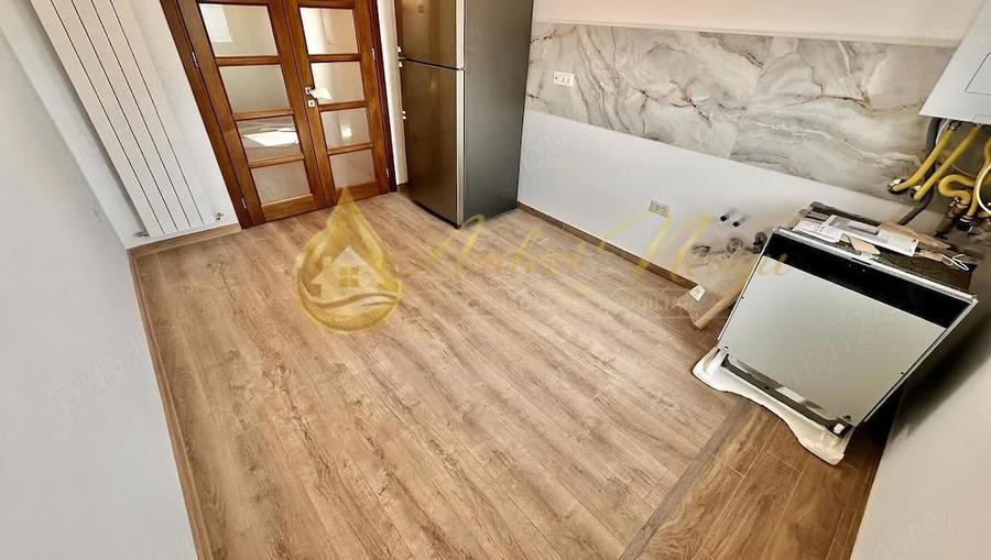 4 camere decomandate, 2 bai , 3 balcoane Stefan cel Mare Bacau etaj 3 din 4 - 5