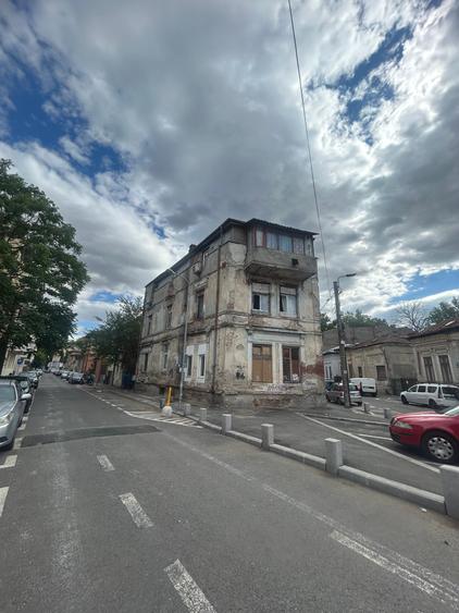 Parcul Carol-Palatul Parlamentului/Apartament doua camere/An 1890-Risc seismic 1 - 2