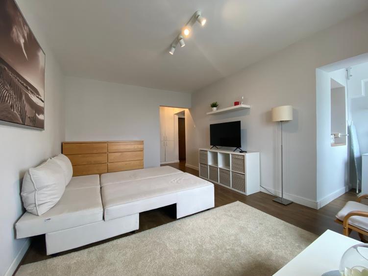 Banu Manta,moderna,curata,calduroasa,luminoasa - 1