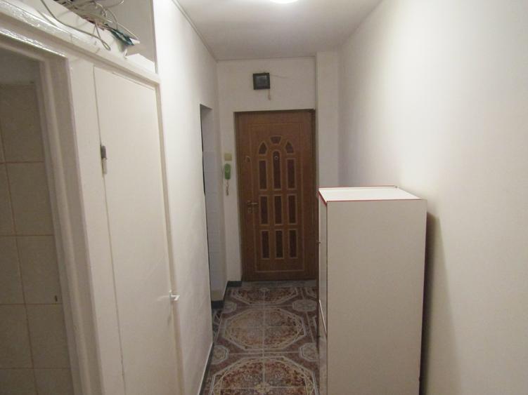 Apartament doua camere, semidecomandate, str. Aleea Petuniei, - 2