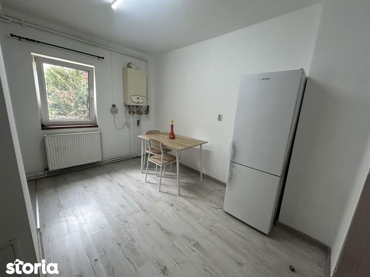 Bucovinei -Ceta?ii 2 camere Decomandat -Centrala Prop, 340 euro Neg. - 10