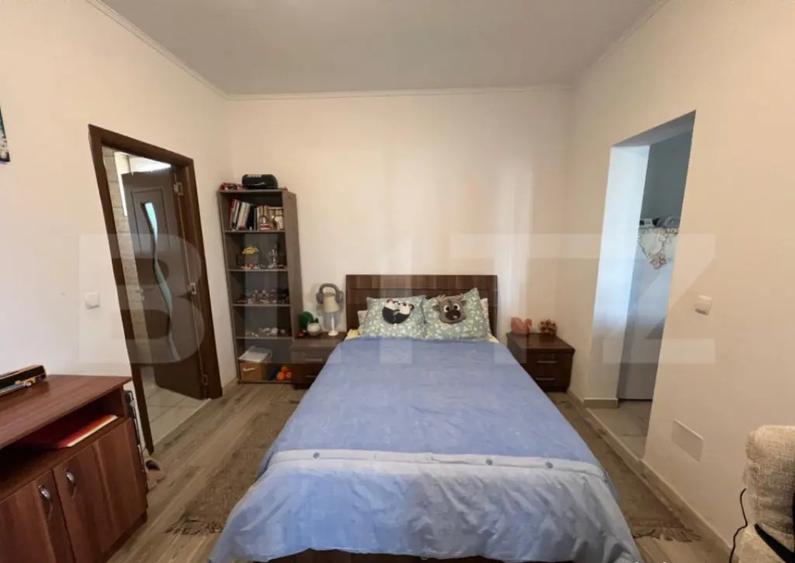 Casa, de vanzare, cu 4 dormitoare + garsoniera, 266 mp util - 2