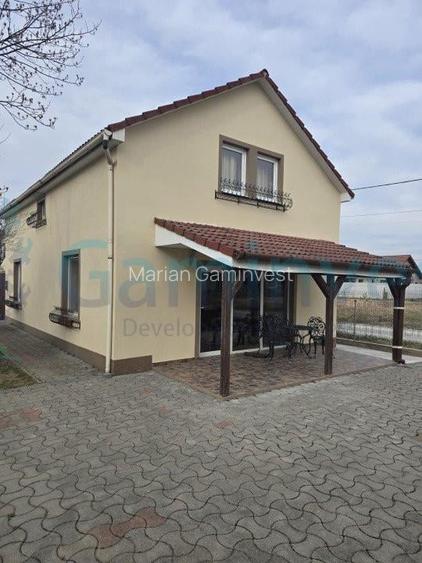 Casă cu 4 camere în Oșorhei Casă cu 4 camere în Oșorhei