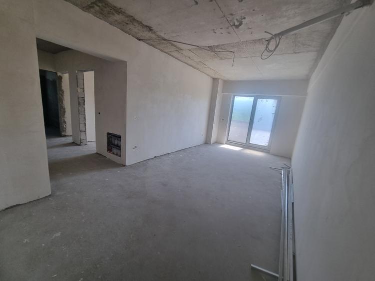 Apartament cu 2 camere decomandat în Nicolina