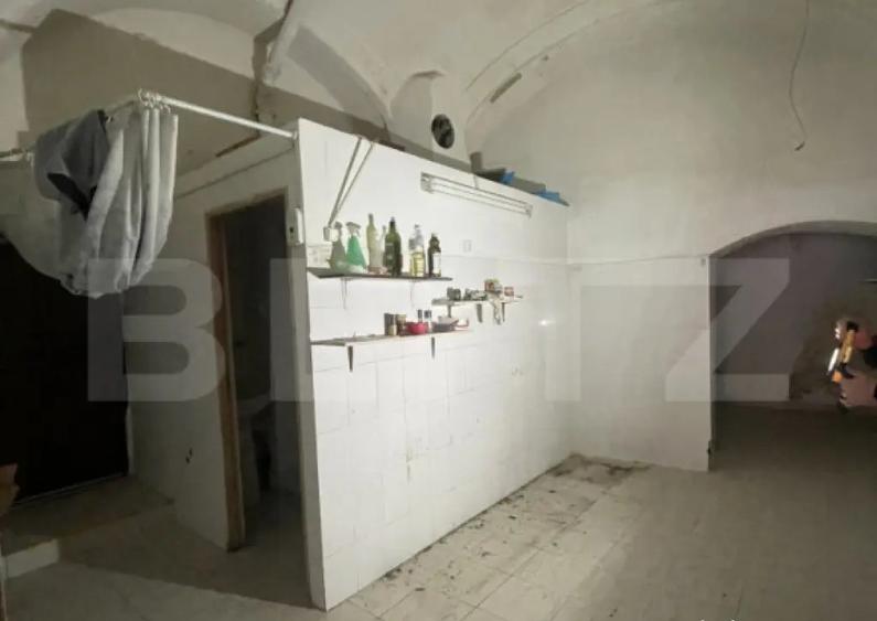 Spa?iu comercial de vanzare, 56 mp, in Pia?a Centrala ?? - 2